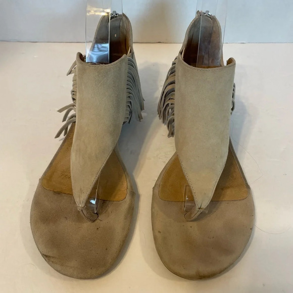 Adam Tucker By Me Too Tan Leather Fringe Boho Sandals Size 6 1/2 M - Picture 2 of 7